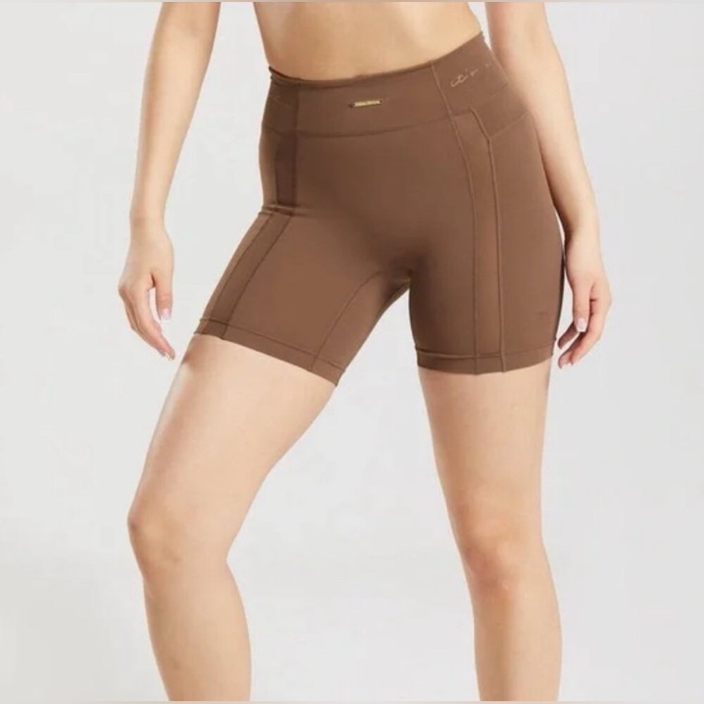 GYMSHARK x WHITNEY SIMMONS COLLECTION SHORTS